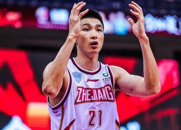 多特15战后积26分继续位列积分榜第5位，多赛一场落后第四的莱比锡3分，奥格斯堡积18分位列积分榜第10位。